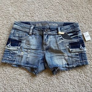 Tilly’s Vanilla Star Premium Jean Shorts